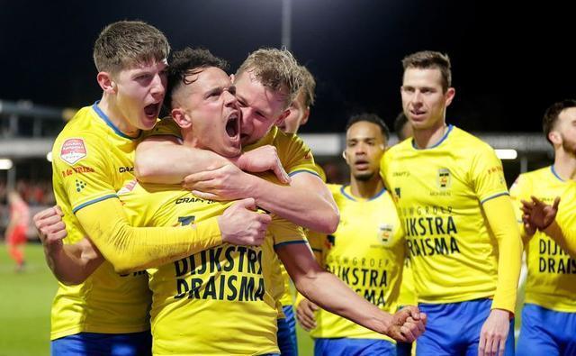 在前三板更 在前三板更